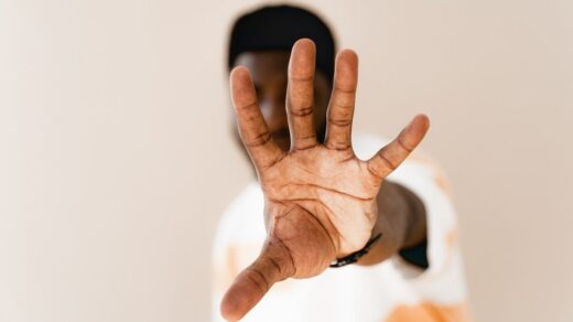 AI claims that our fingerprints may not be unique