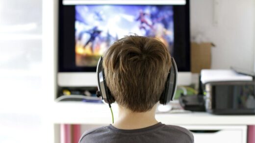 Study suggests gamers are at risk of irreversible hearing loss and tinnitus