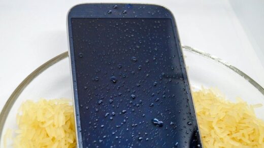 Apple advises against using rice to dry out iPhones