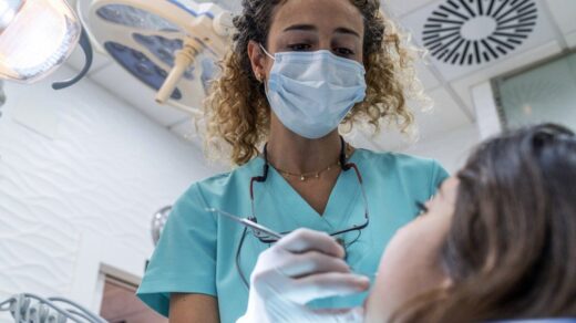 NHS Patients to Provide Cash Incentives for Dentists