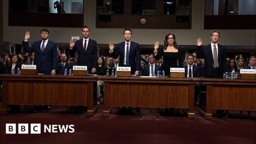 Zuckerberg Apologizes as Senators Question Tech CEOs