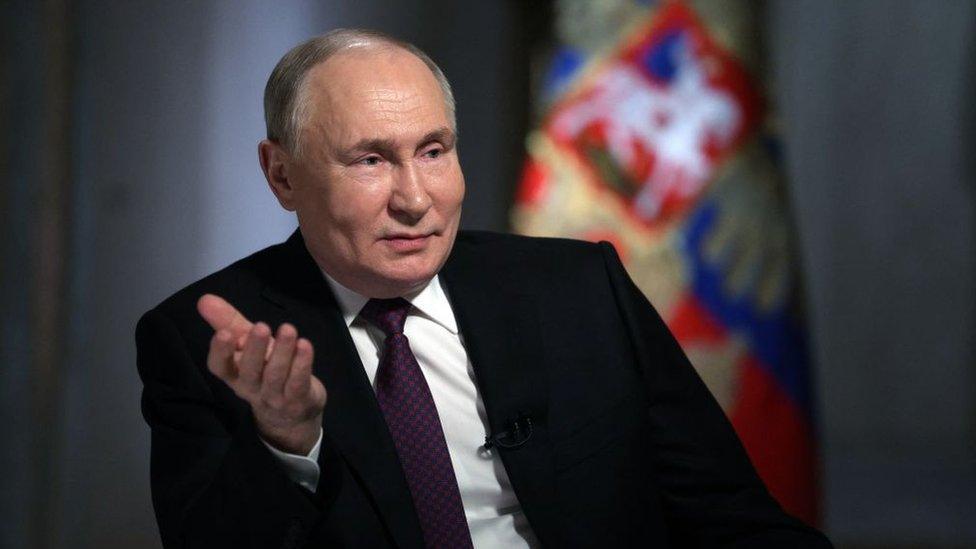 Putin⁢ accuses West of pushing Russia ⁢to ​its 