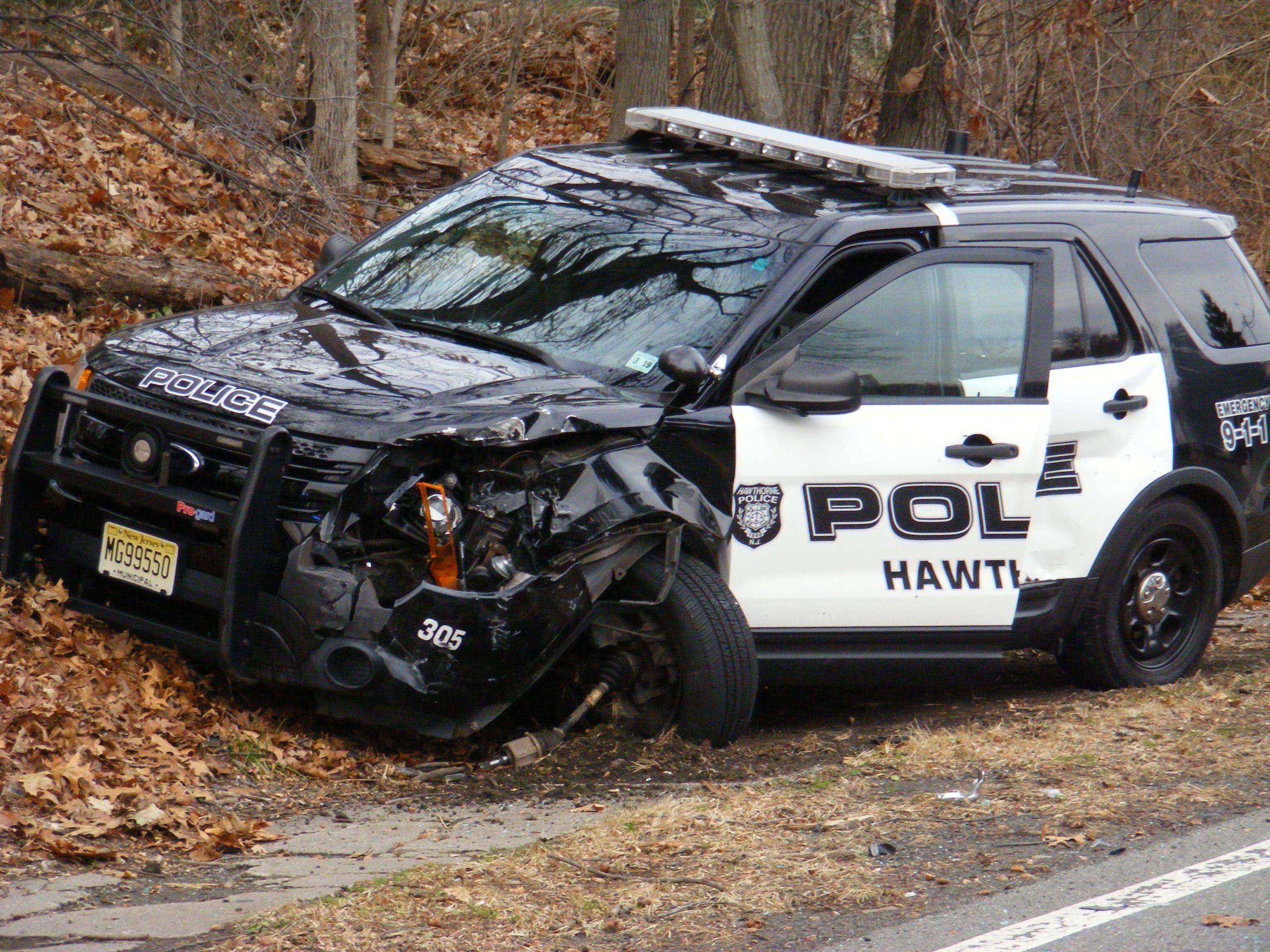 Chemung County deputy's patrol car struck by tractor trailer on I-86, 'extensive damage'