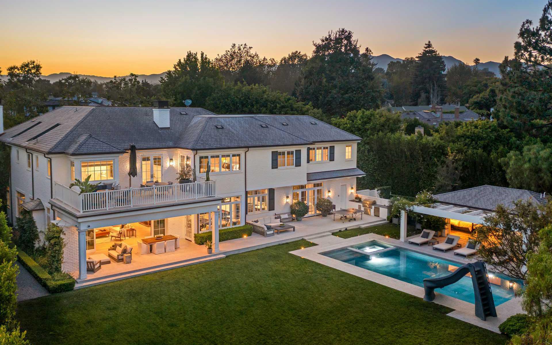 Ben Affleck’s LA Home Reportedly Visited by Federal Agents