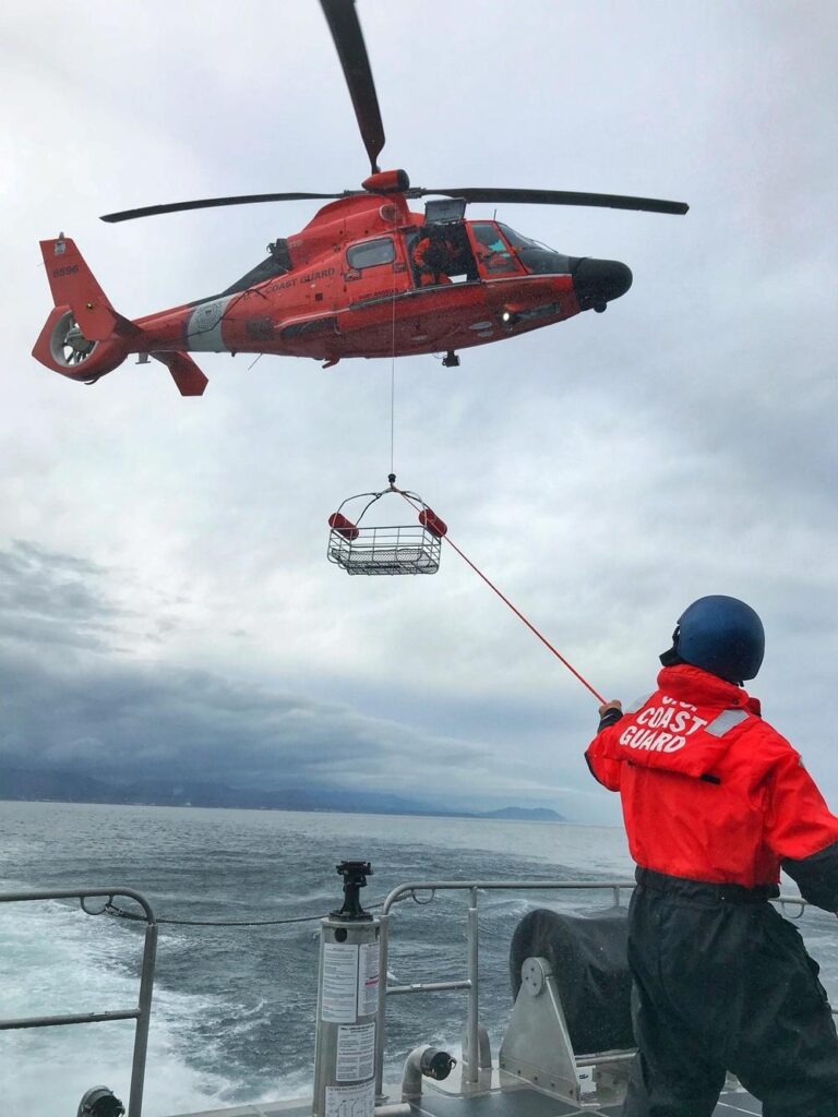 Dramatic video shows Coast Guard rescue that left 1 dead in Washington state