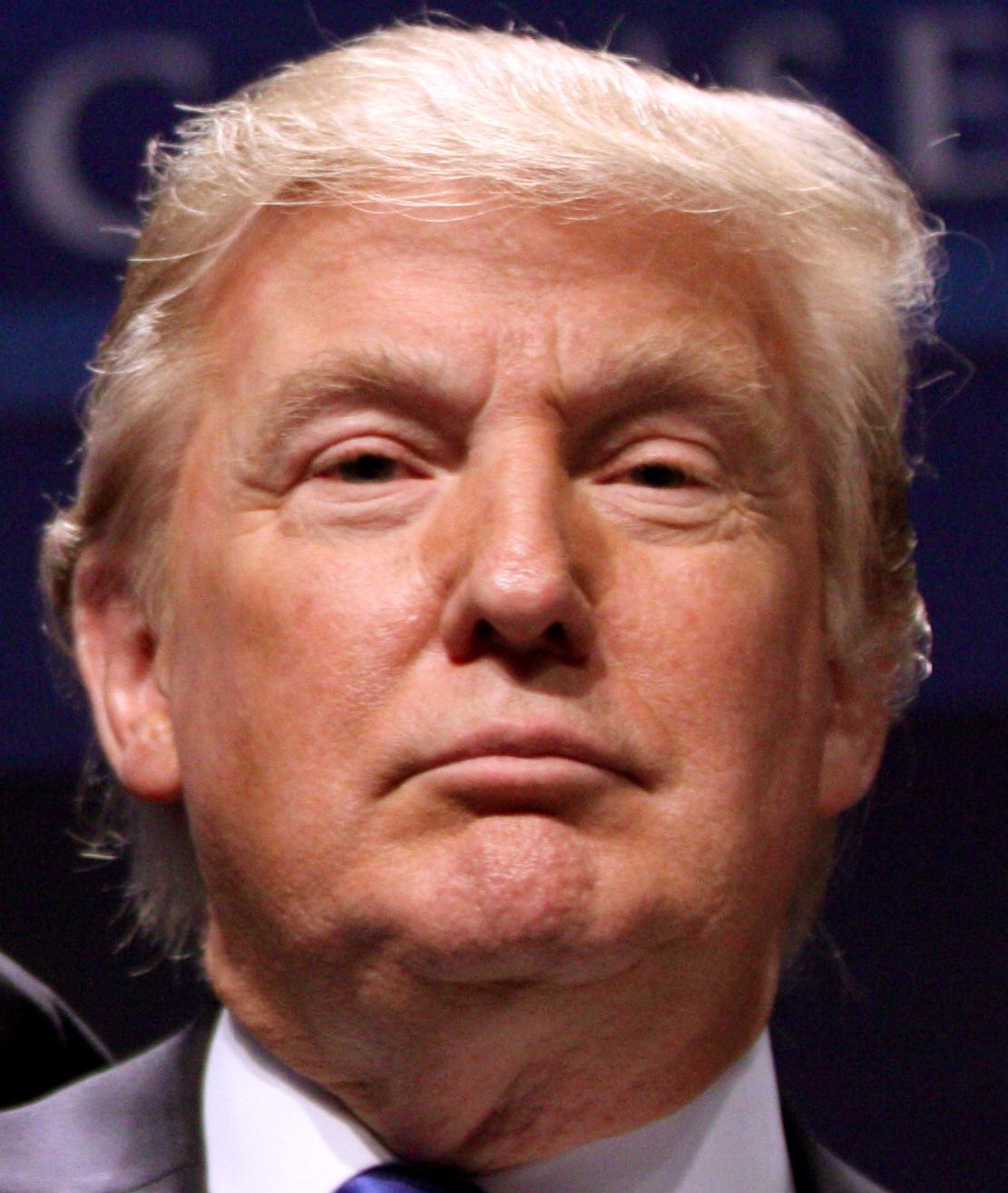 Uhhh, People Zoomed Into This Picture Of Donald Trump And Found A Scary Surprise