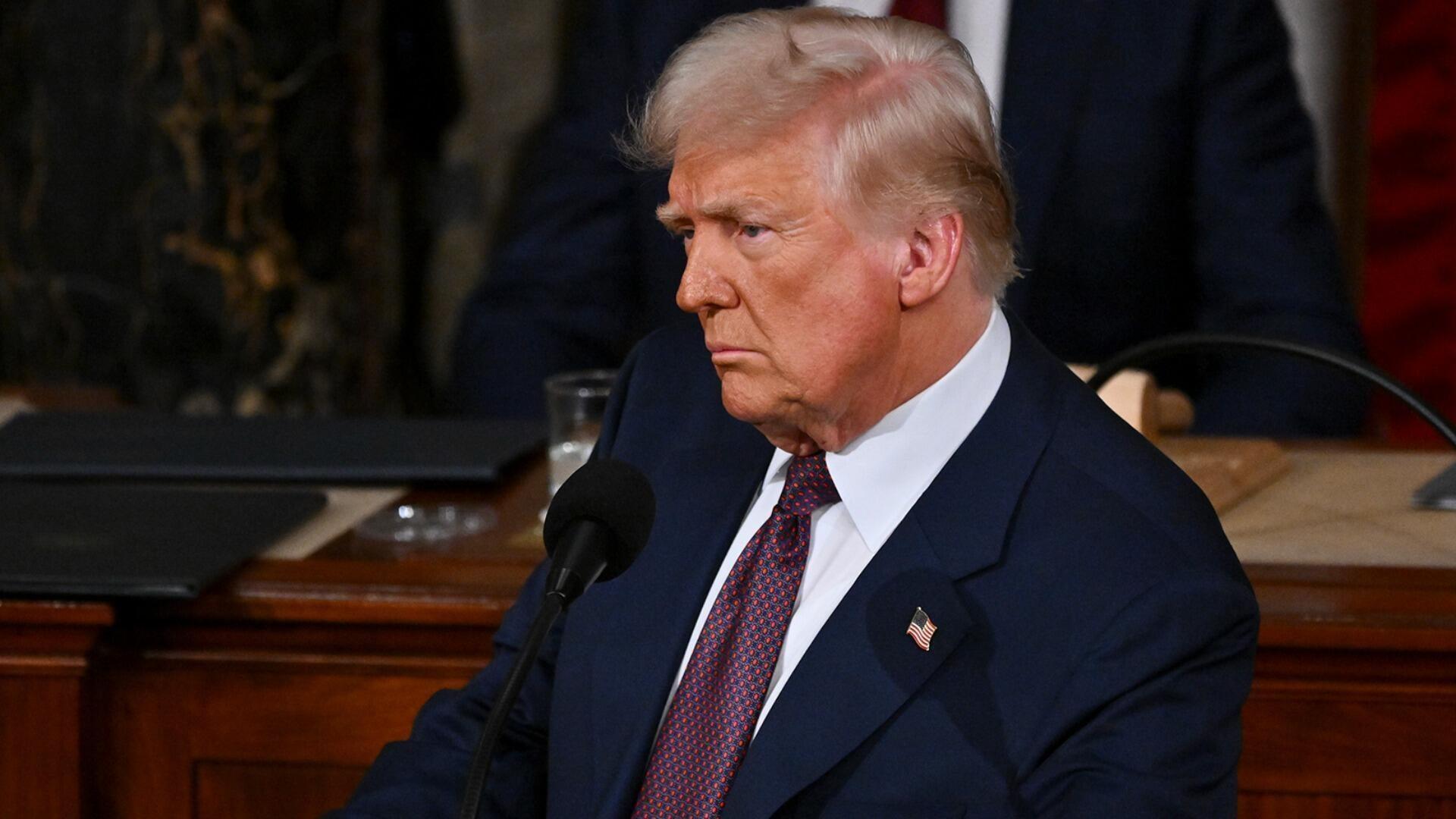 Trump welcomes Ukraine's willingness to sign minerals⁤ deal, ‍talk peace