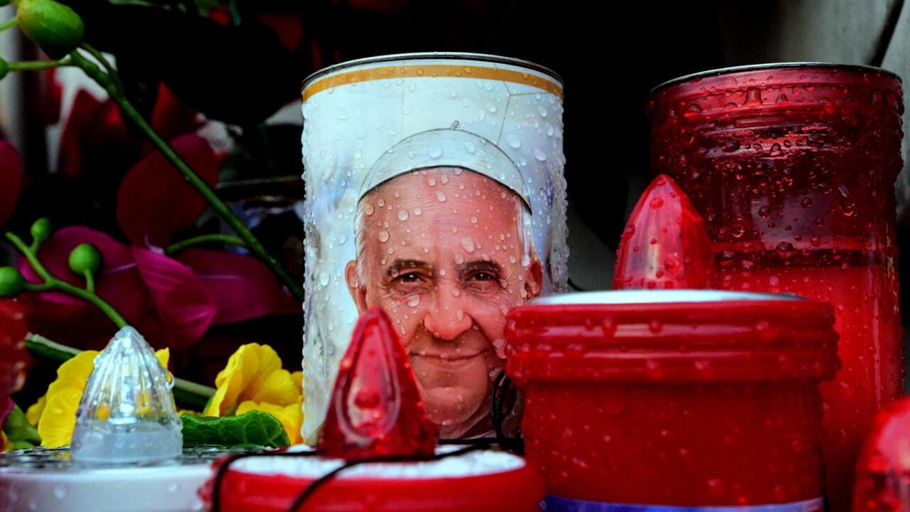 Vatican says pope’s respiratory condition worsens