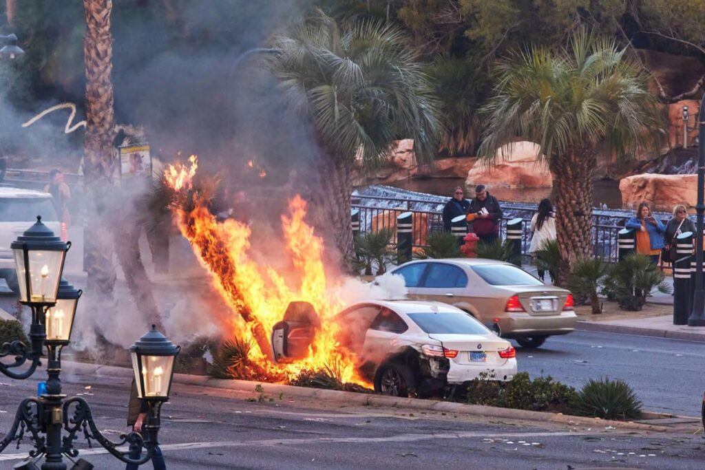 Police believe 2 dead following fiery North Las Vegas crash