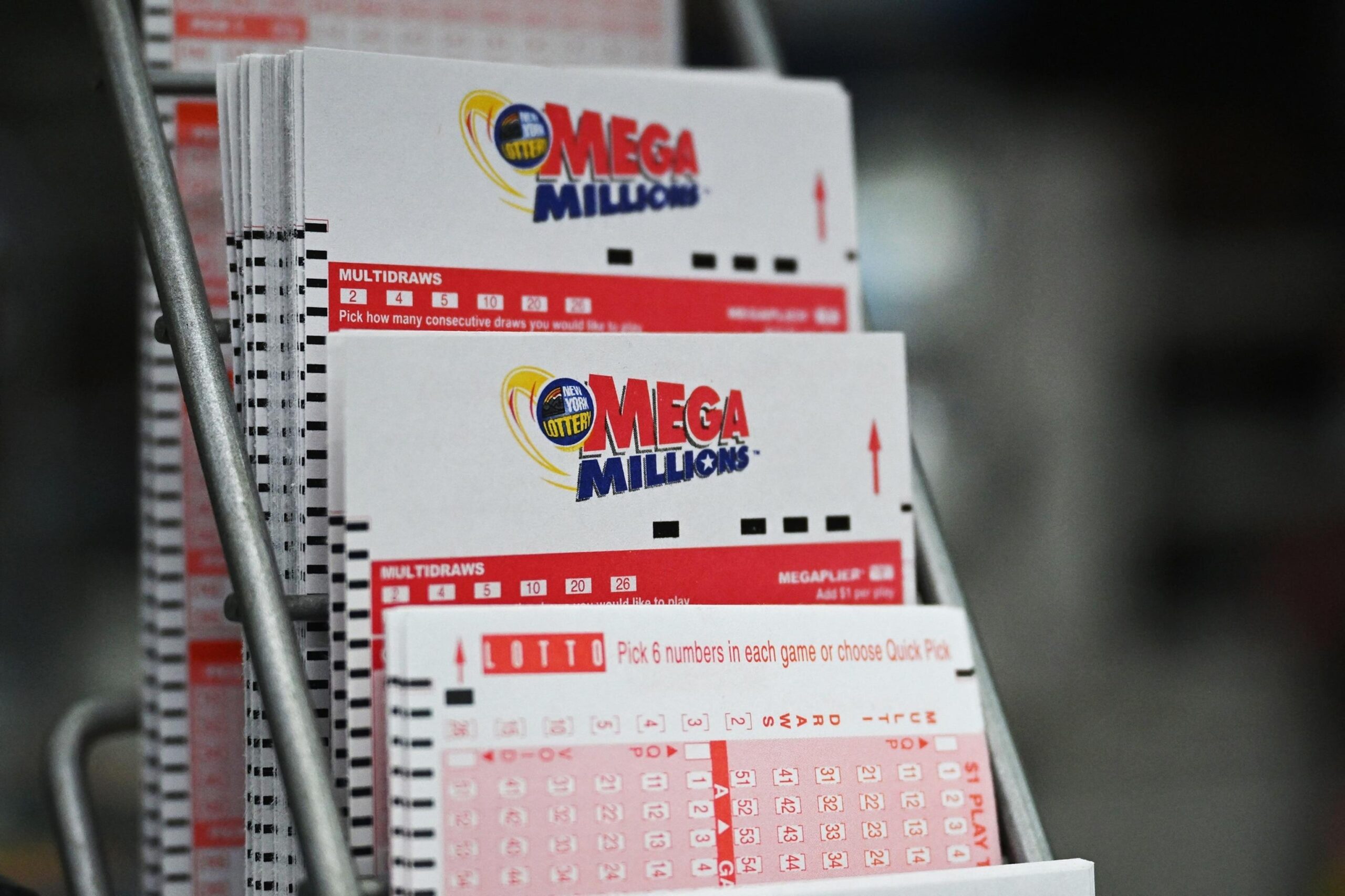 Mega Millions ticket worth $900,000 sold in California