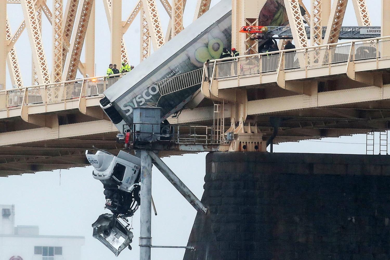 SB I-65 remains closed after crash left semi cab hanging over Kennedy Bridge