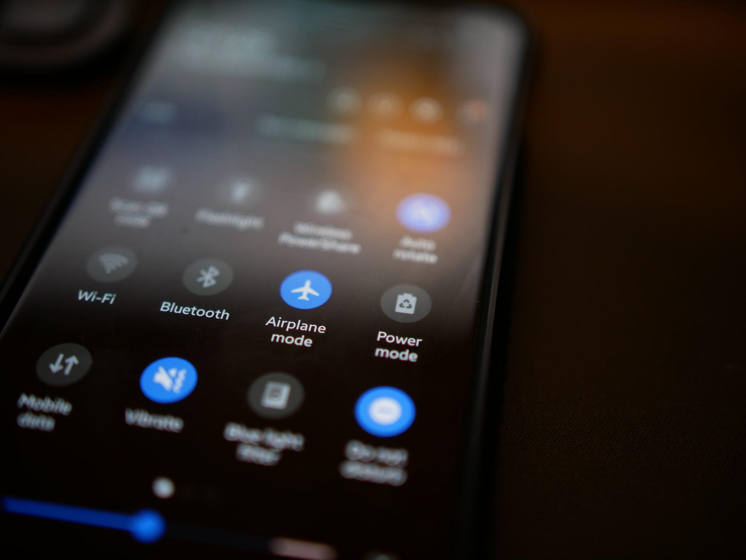 What Actually Happens If You Don’t Use Airplane Mode on Your Phone During a Flight?