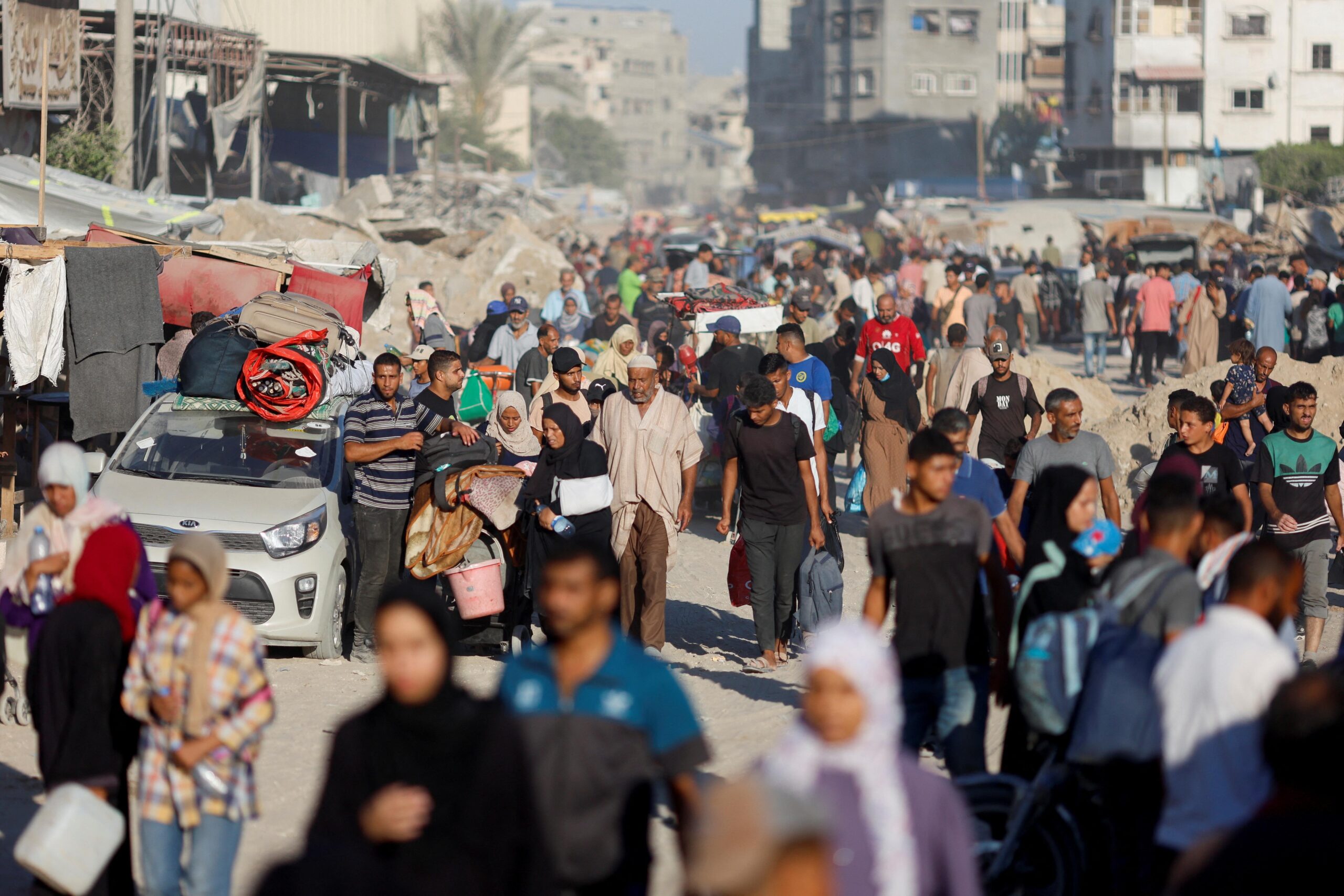 People flee Khan Younis after Israeli military orders evacuation of city