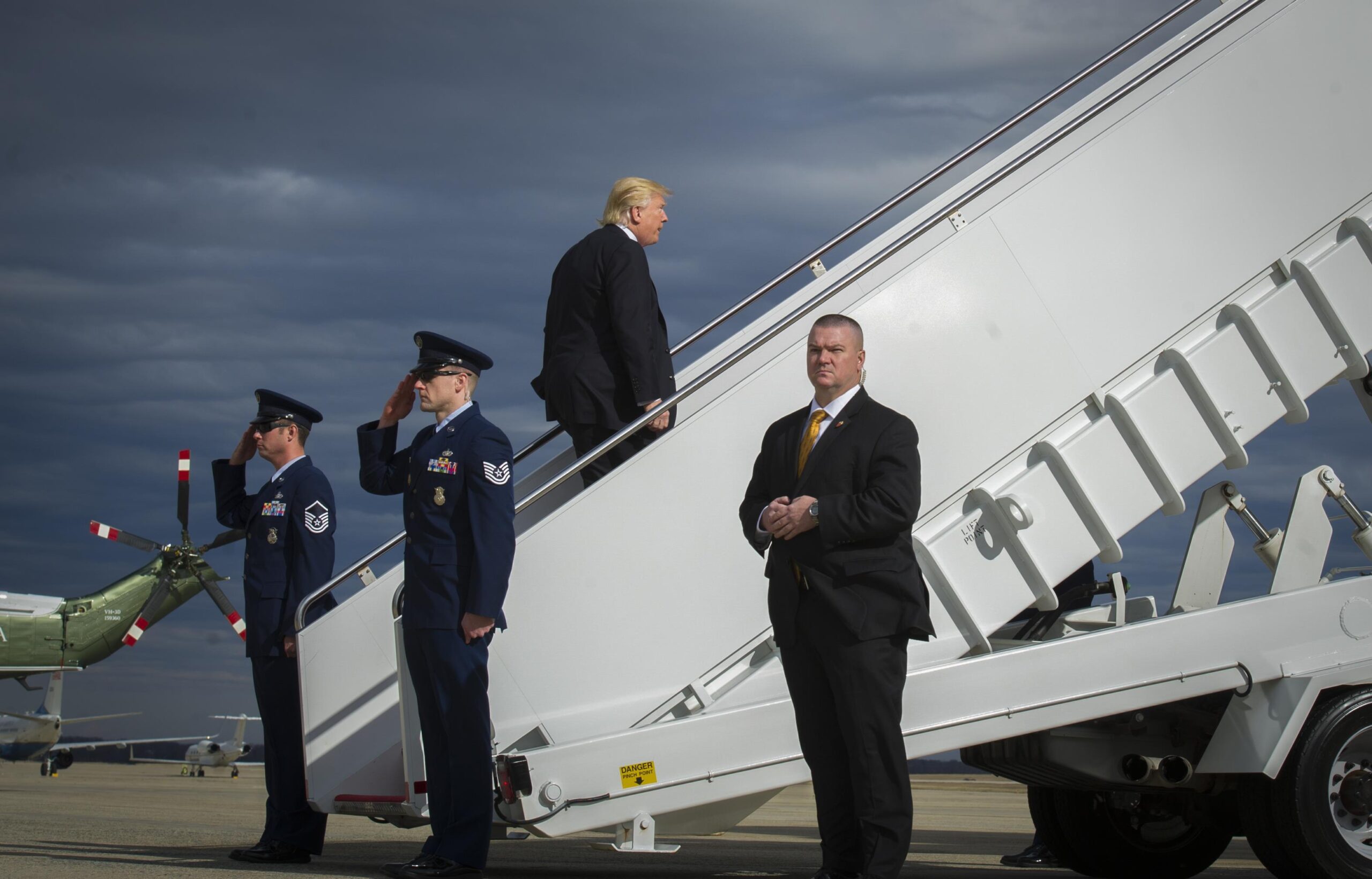 Trump, 78, Stumbles Climbing Stairs to Air Force One