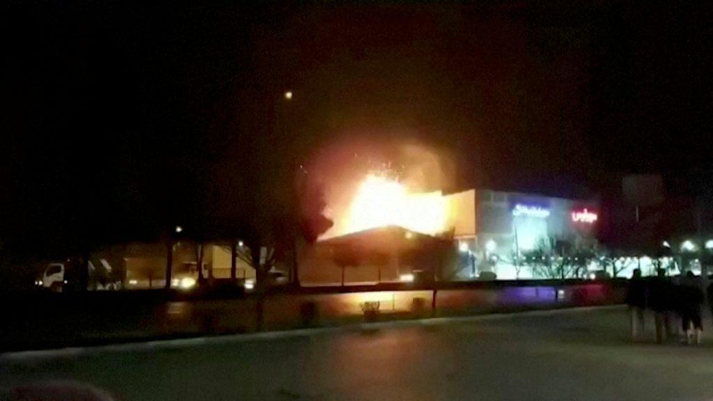 Iran threatens to strike US bases in region if military conflict arises
