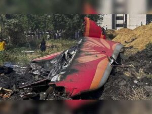 Co-pilot error suspected in new Air India crash theory